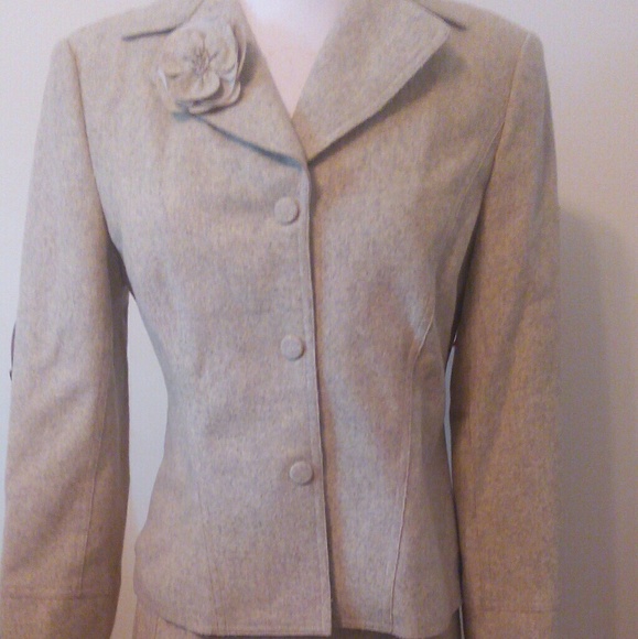2 pc cashmere/wool suit - Picture 4 of 4